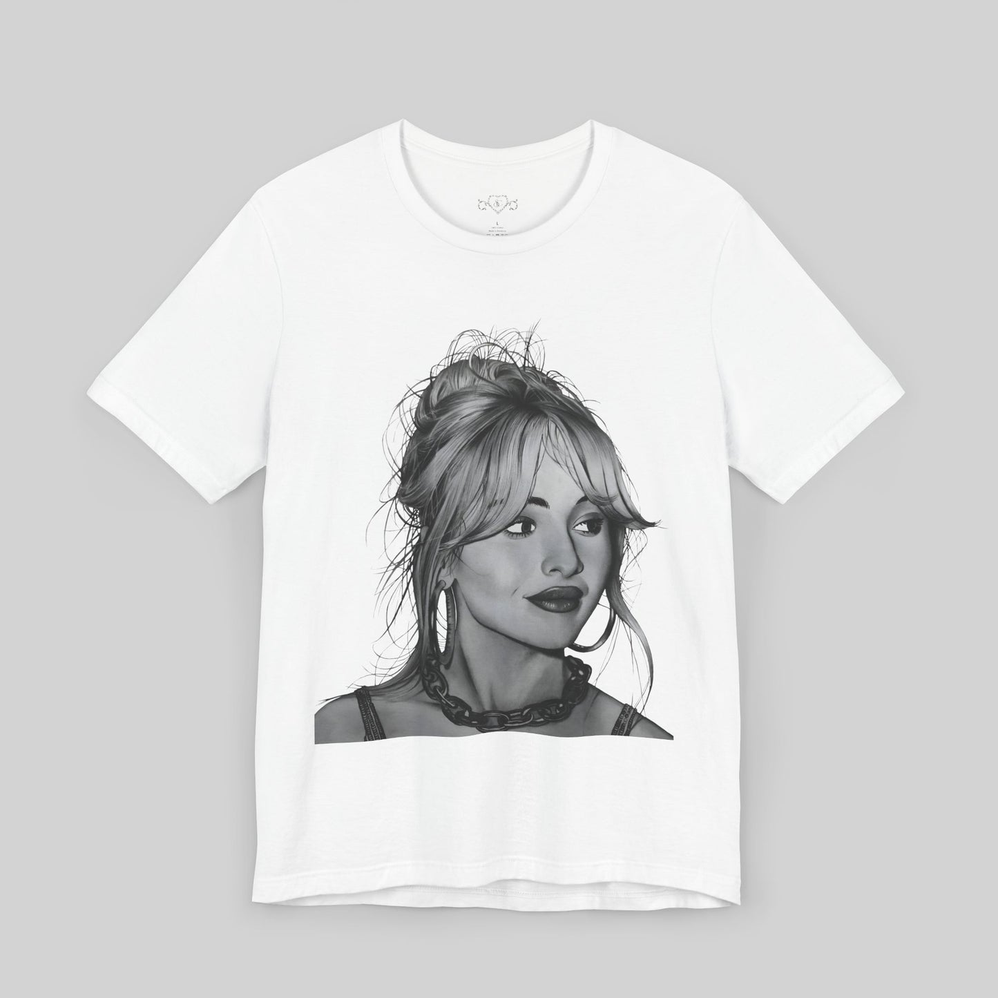 Stylish Graphic Tee - Trendy Women's Illustration - Sabrina Carpenter Merch