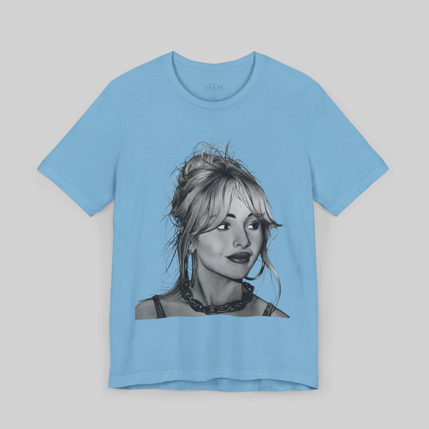 Stylish Graphic Tee - Trendy Women's Illustration - Sabrina Carpenter Merch