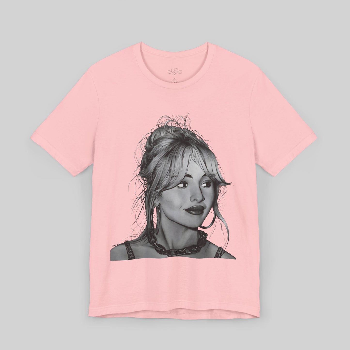 Stylish Graphic Tee - Trendy Women's Illustration - Sabrina Carpenter Merch